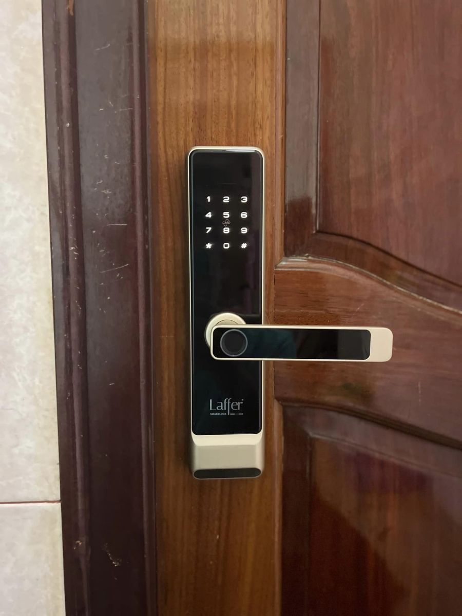 Lắp Đặt Khóa Vân Tay Cho Cửa Gỗ Tại Bình Thạnh