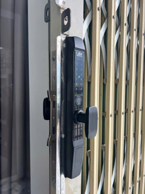 KHÓA VÂN TAY CHO CỬA LÙA LAFFER R1 