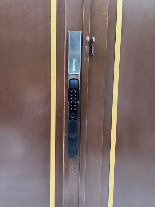 KHÓA VÂN TAY CHO CỬA LÙA LAFFER R1 