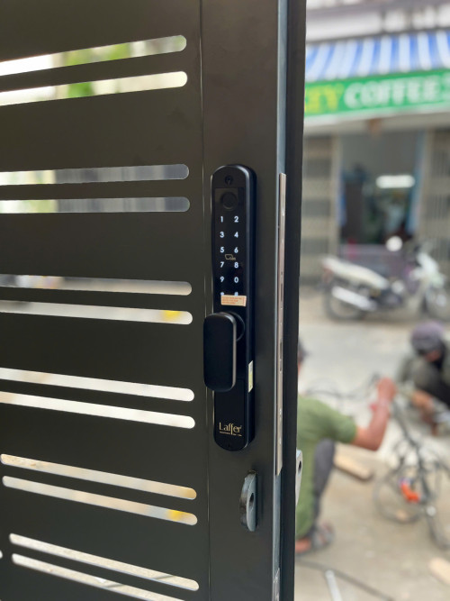 KHÓA VÂN TAY CHO CỬA LÙA , KÉO XẾP LAFFER XF19