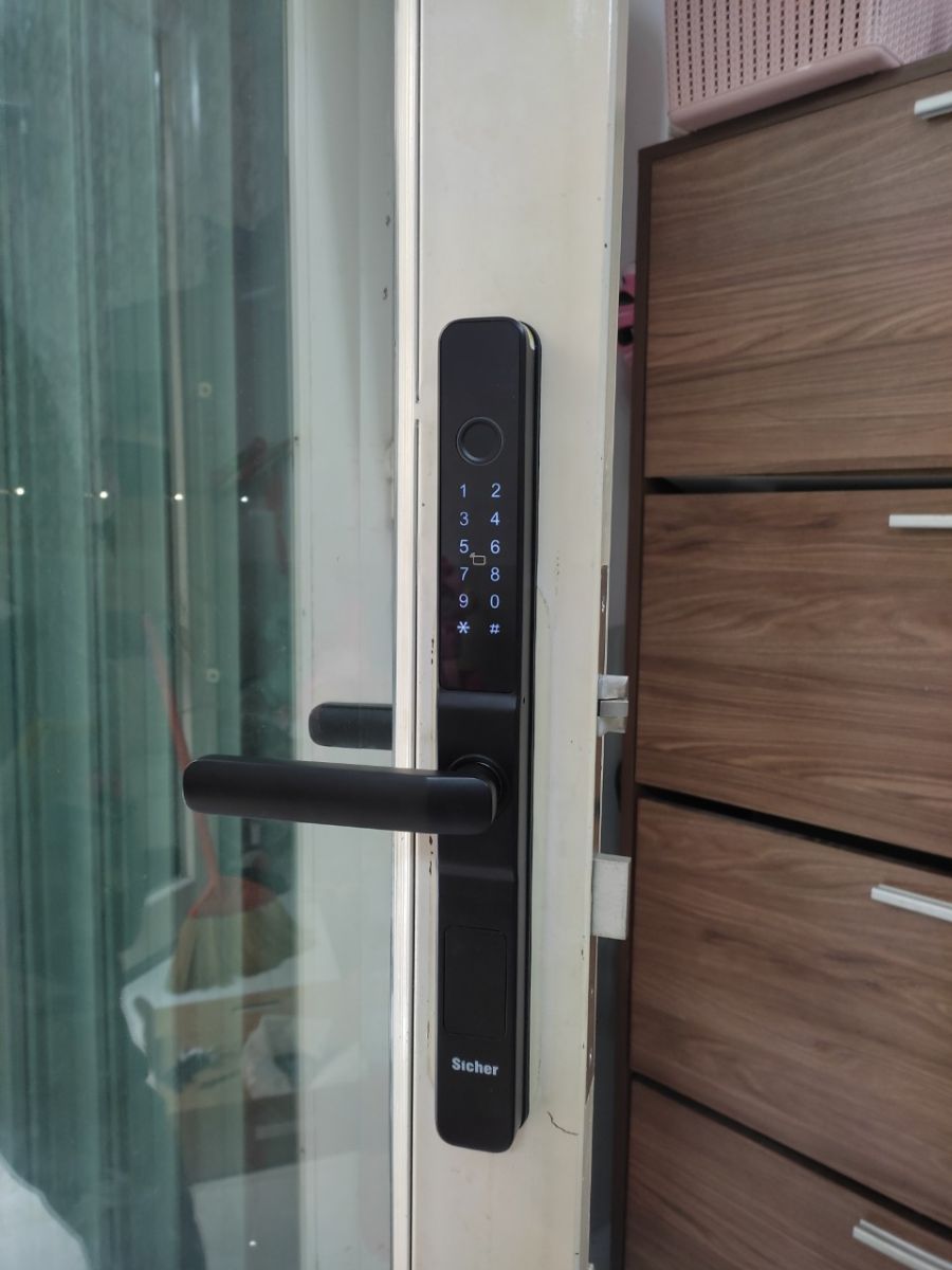 Lắp Đặt Khóa Vân Tay Cho Cửa Sắt Hộp Tại Quận 7