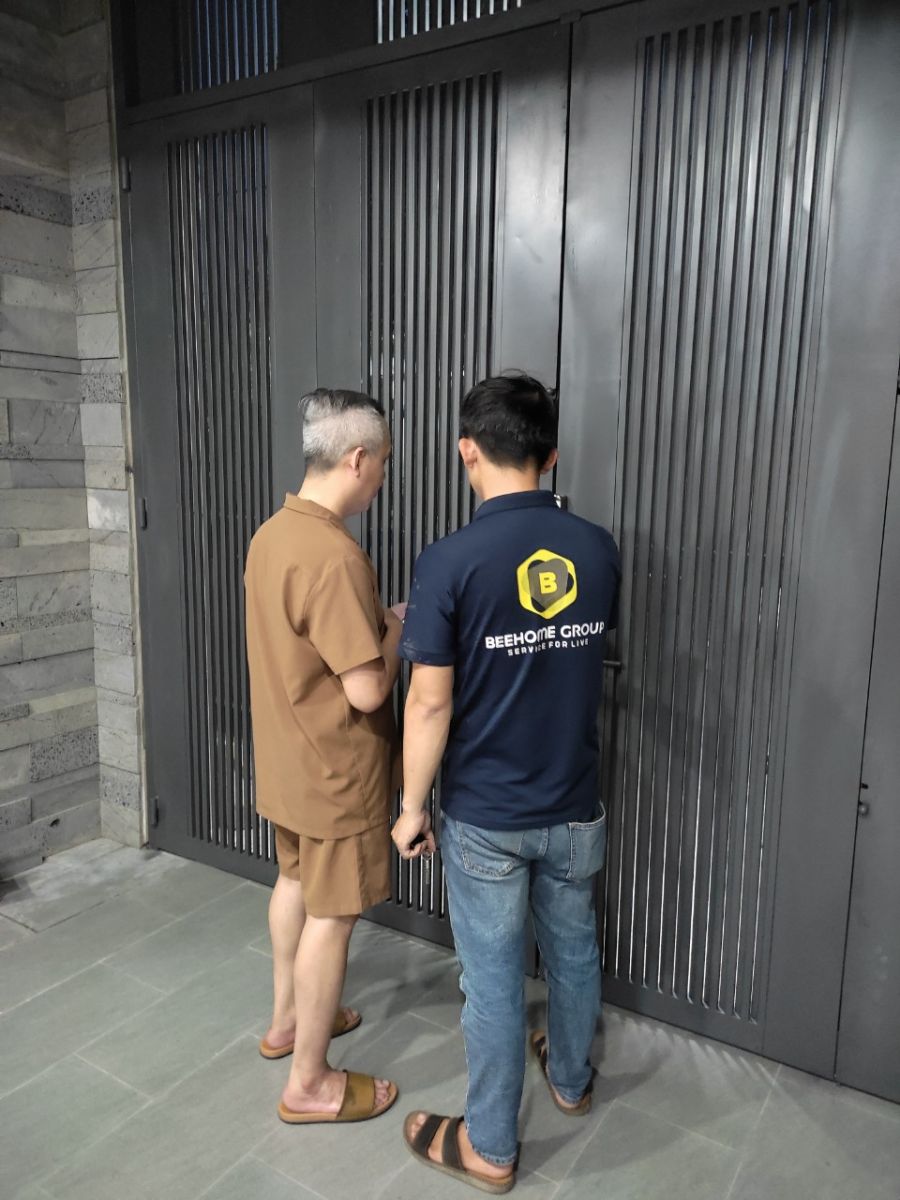 Hướng Dẫn Sử Dụng Khóa Vân Tay Cho Khách Hàng Quận Tân Phú 