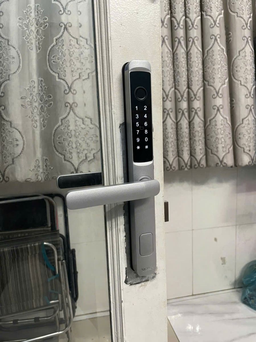 Lắp đặt khóa vân tay cao cấp Sicher A200 tại Quận Tân Bình 