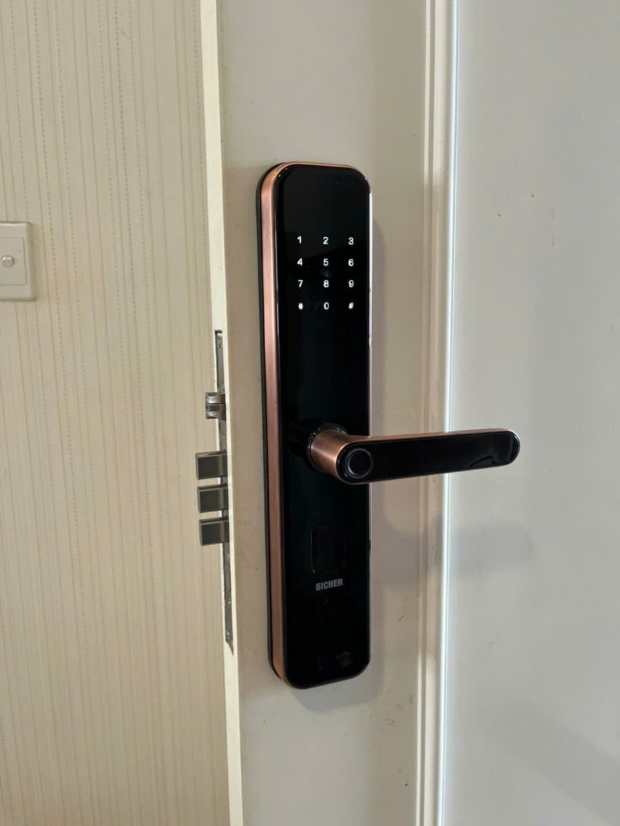 Lắp đặt khóa vân tay Sicher S38B tại Bình Tân