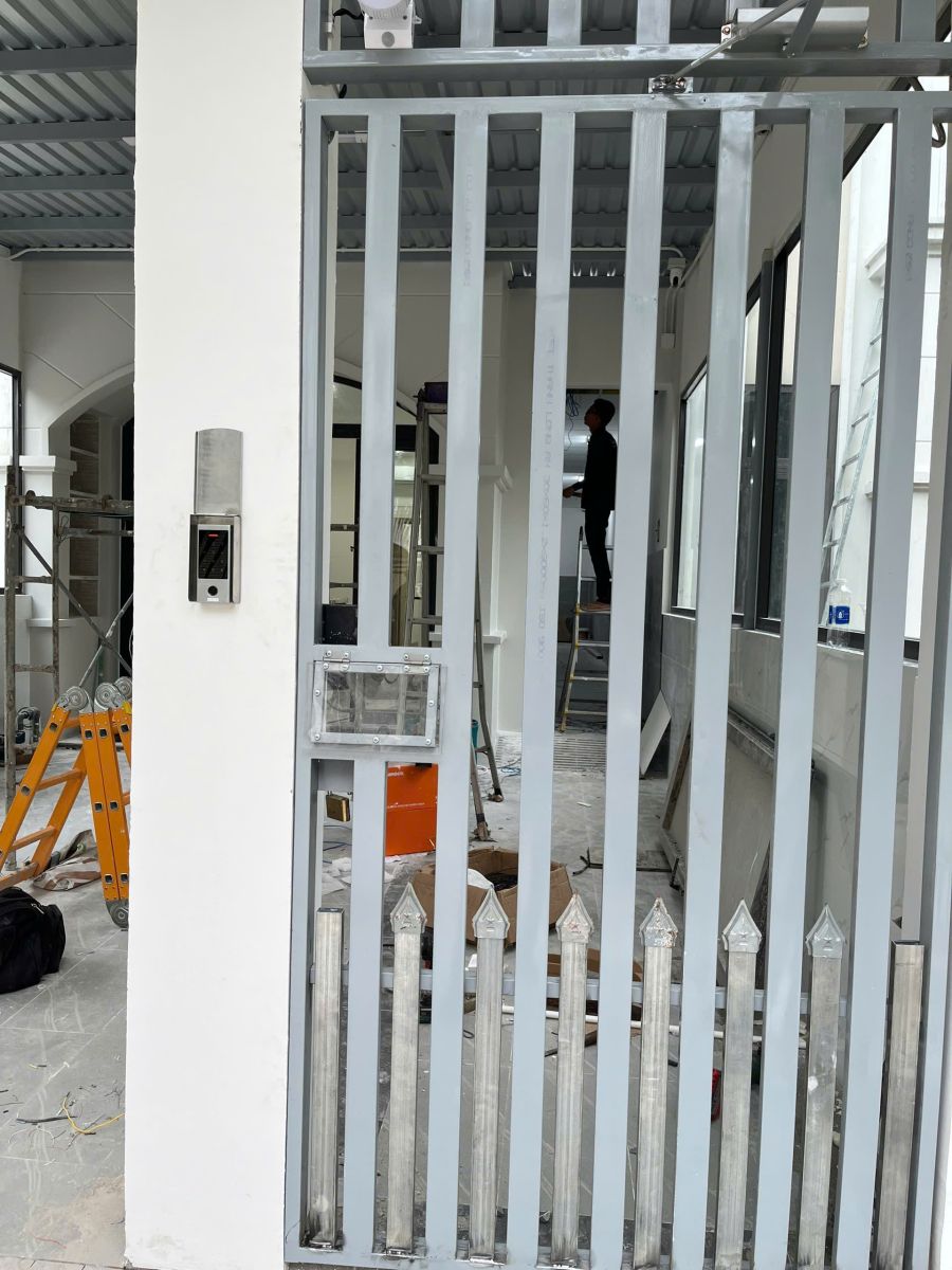 Lắp đặt khóa vân tay cho CHDV tại Tân An