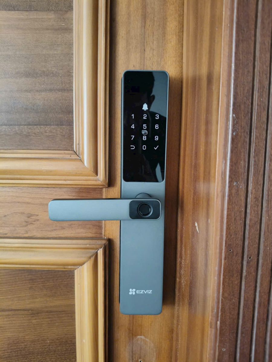 Khóa vân tay cửa gỗ EZVIZ DL05