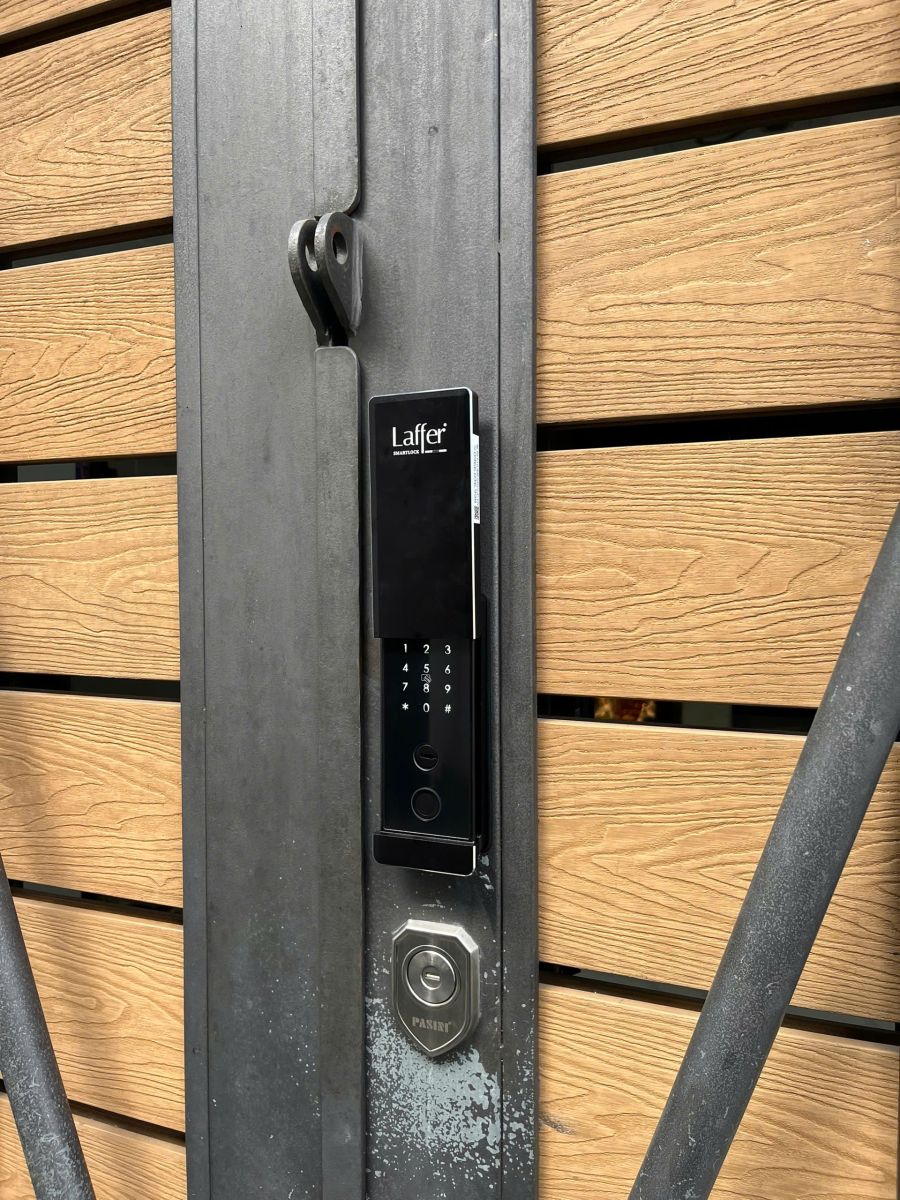 Lắp đặt khóa vân tay cao cấp Laffer A18 Pro (2F) tại Gò Vấp