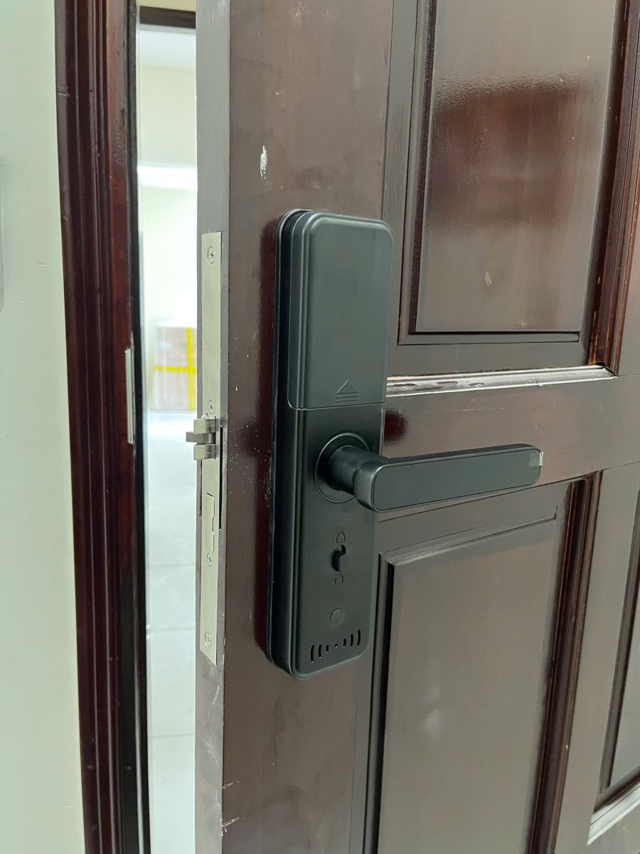 Khóa vân tay cao cấp cửa phòng giá rẻ SICHER F1